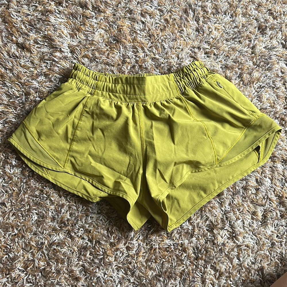 Lululemon hottie hot shorts 2.5 length
